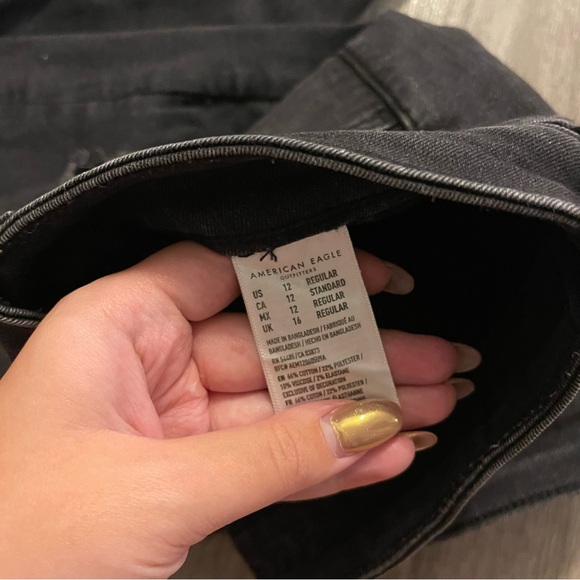 American Eagle Black Ripped Jeans - Picture 2 of 2